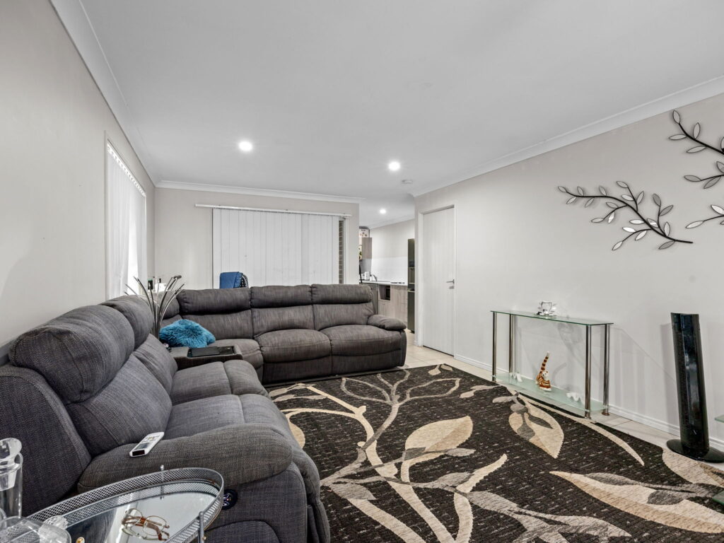 1/15 Edinburgh Street, Ripley, QLD 4306