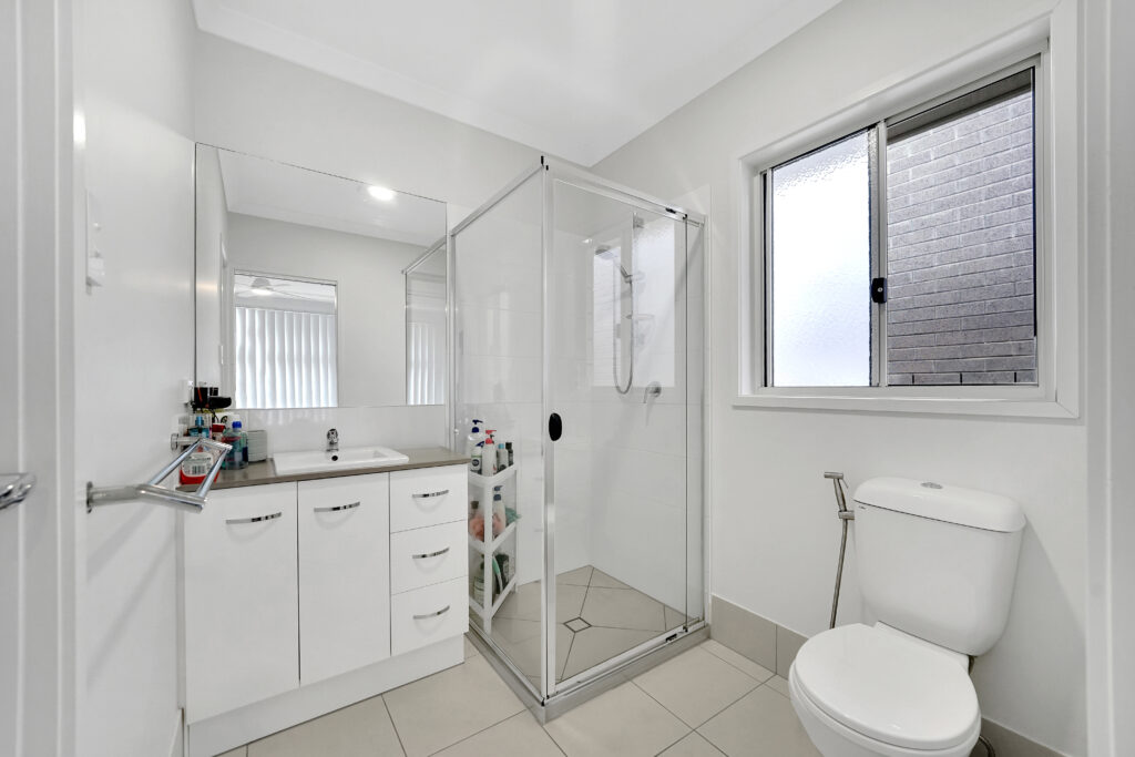 20 Hoist Court, Augustine Heights, QLD 4300