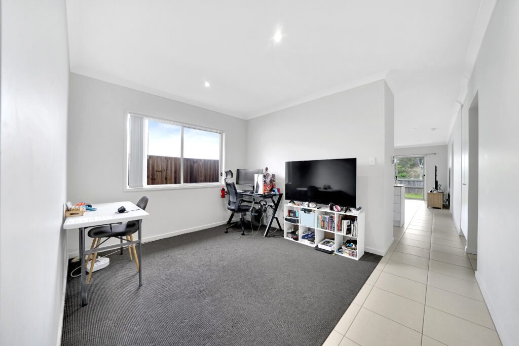 20 Hoist Court, Augustine Heights, QLD 4300