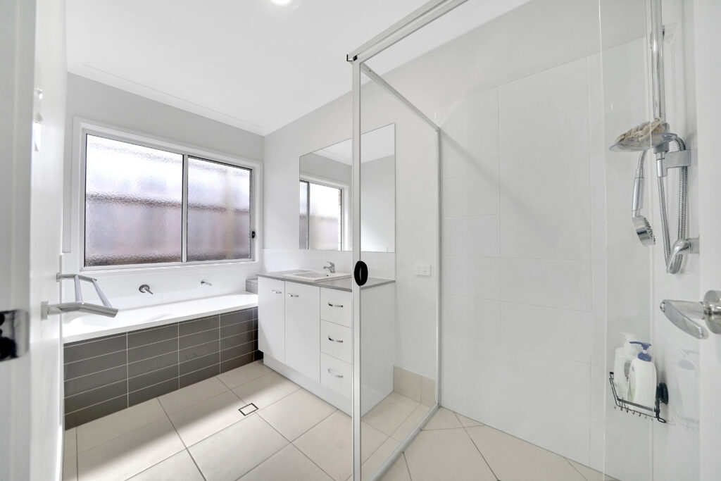 20 Hoist Court, Augustine Heights, QLD 4300