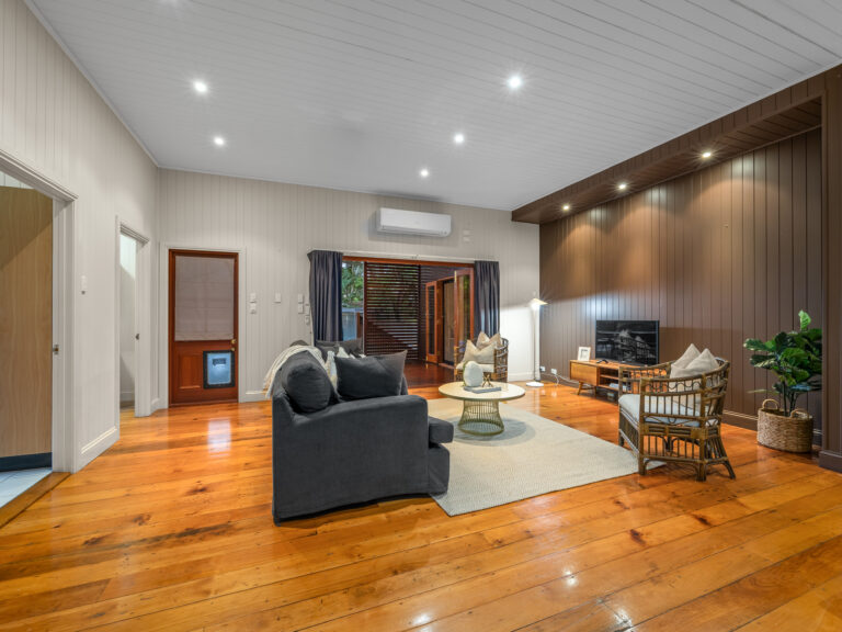 17 Salisbury Road, Ipswich, QLD 4305