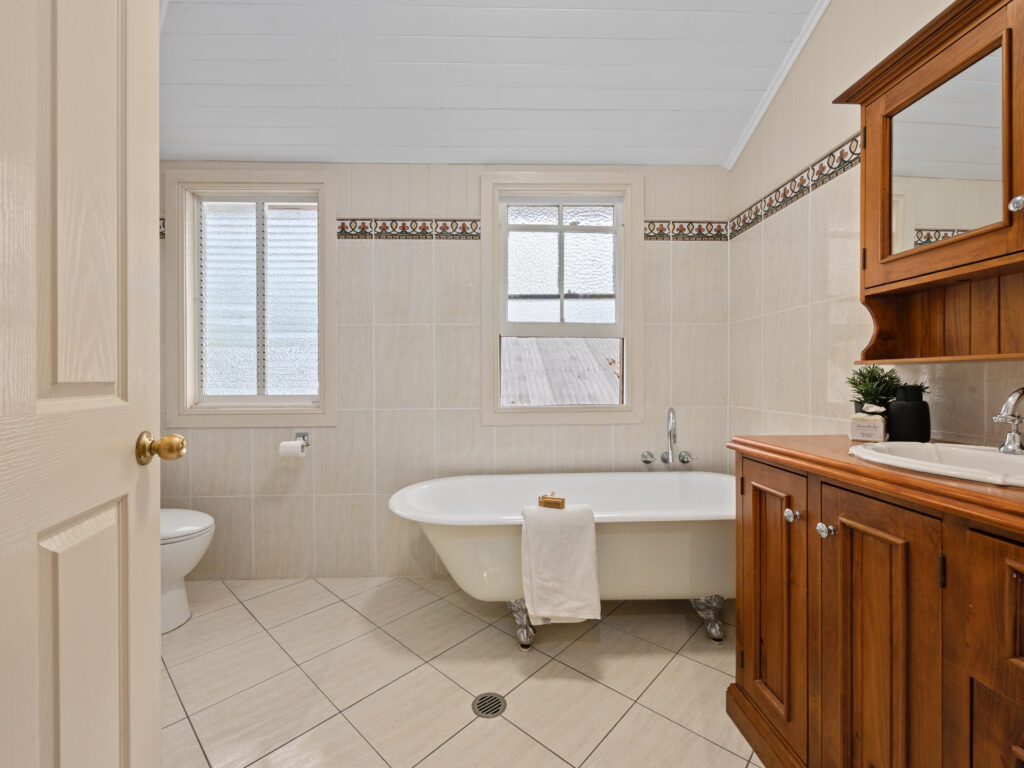 17 Salisbury Road, Ipswich, QLD 4305