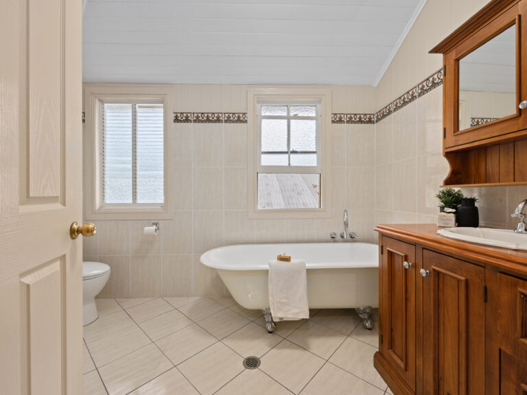 17 Salisbury Road, Ipswich, QLD 4305