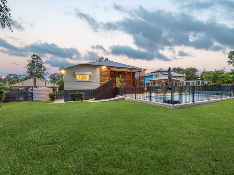 17 Salisbury Road, Ipswich, QLD 4305
