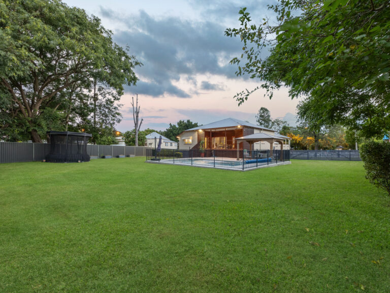 17 Salisbury Road, Ipswich, QLD 4305