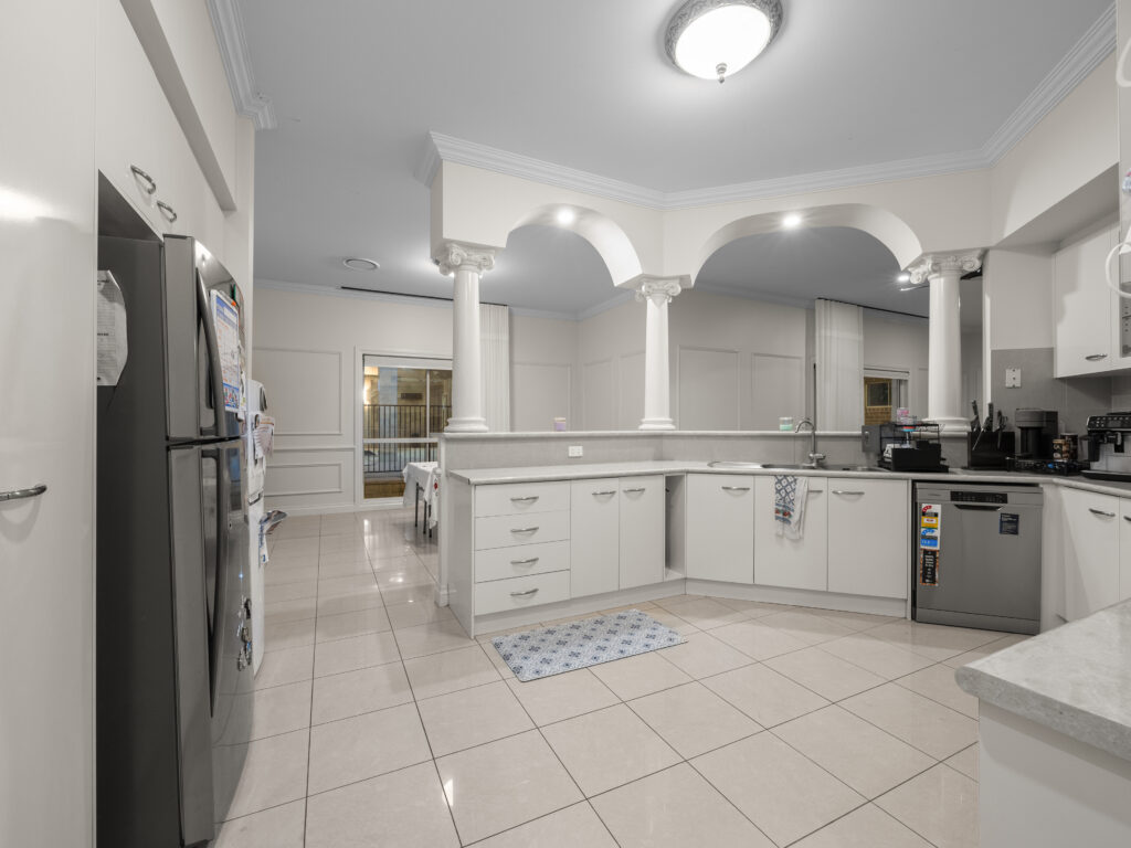 38 President Circle, Karalee, QLD 4306