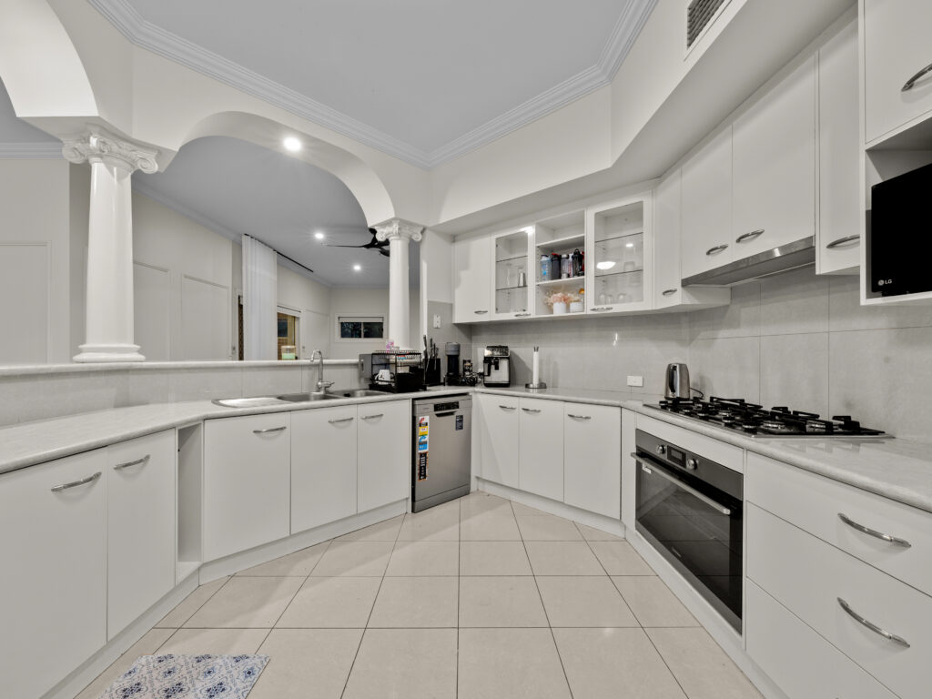 38 President Circle, Karalee, QLD 4306
