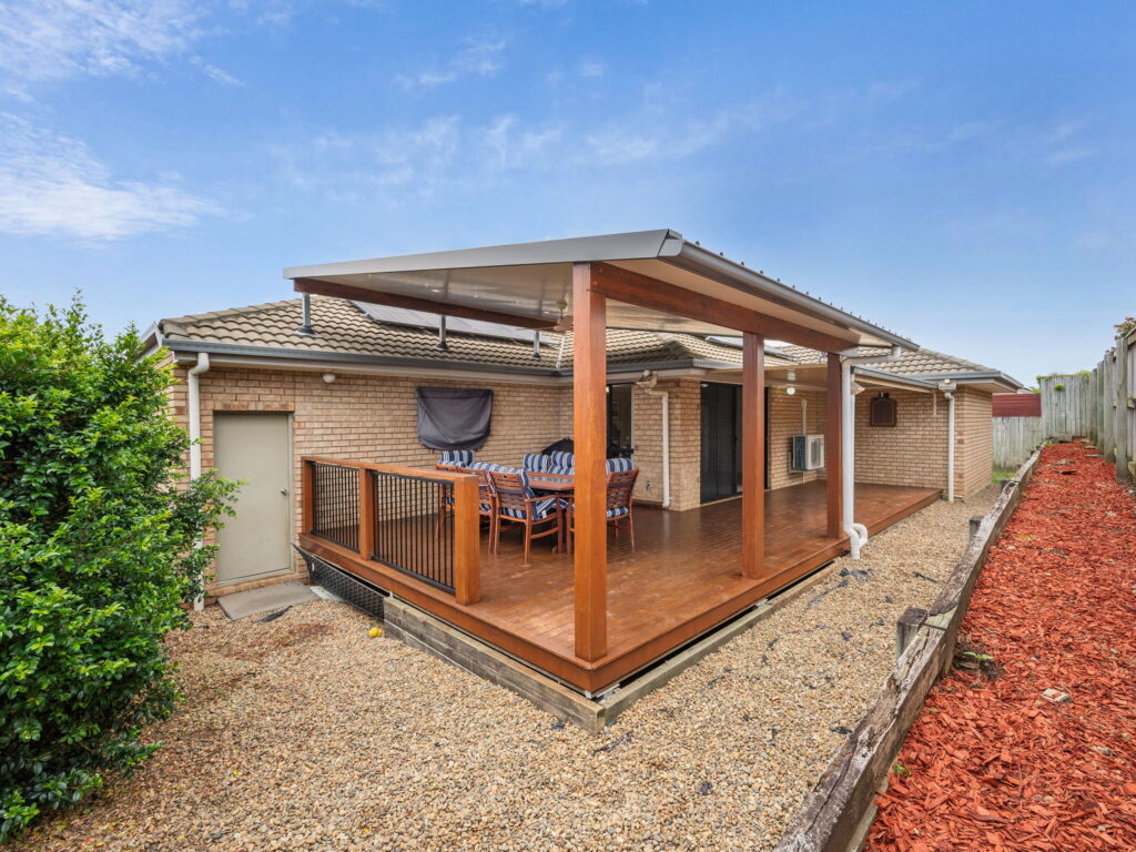 3 Jonathon Court, Flinders View, QLD 4305