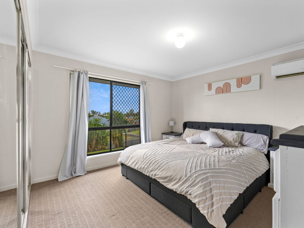 3 Jonathon Court, Flinders View, QLD 4305