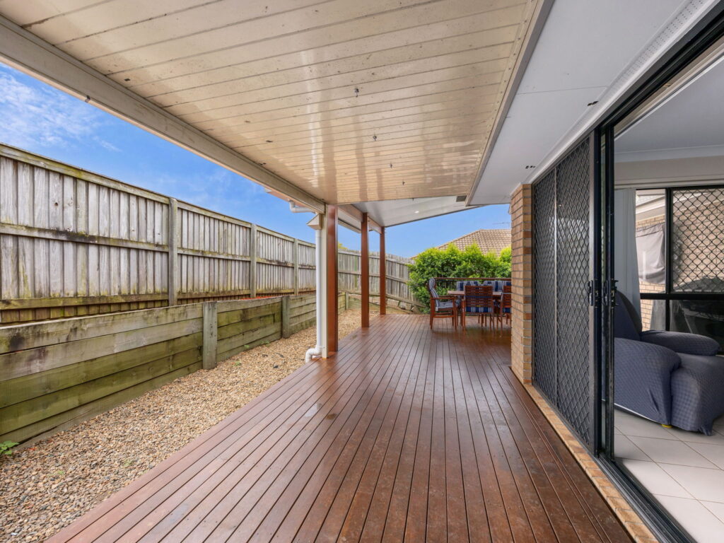 3 Jonathon Court, Flinders View, QLD 4305