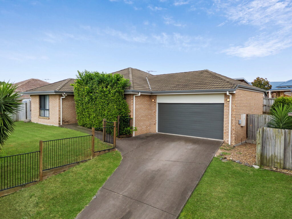 3 Jonathon Court, Flinders View, QLD 4305