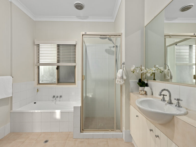 5-7 Redgum Court, Bellbird Park, QLD 4300