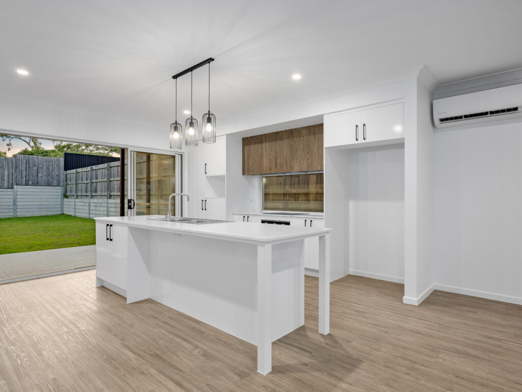 21 William Close, Park Ridge, QLD 4125