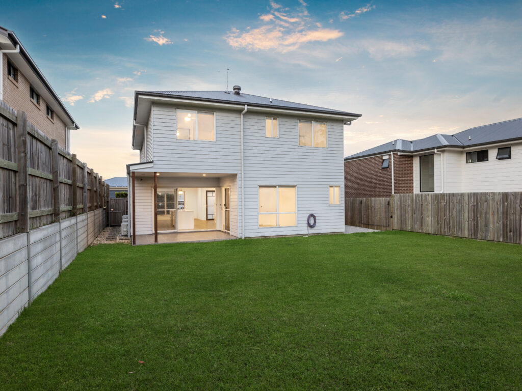 21 William Close, Park Ridge, QLD 4125
