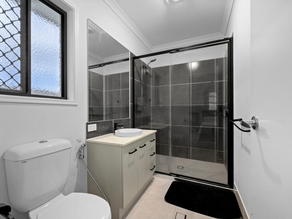 35 Hoist Court, Augustine Heights, QLD 4300