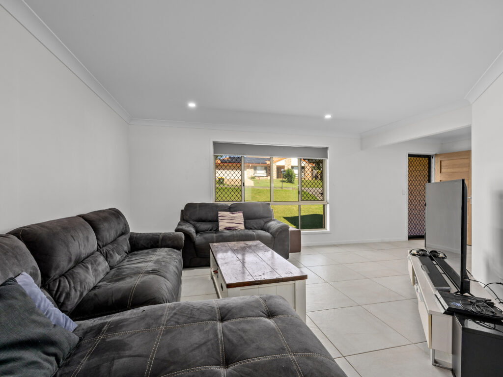 12 Comona Court, Wulkuraka, QLD 4305
