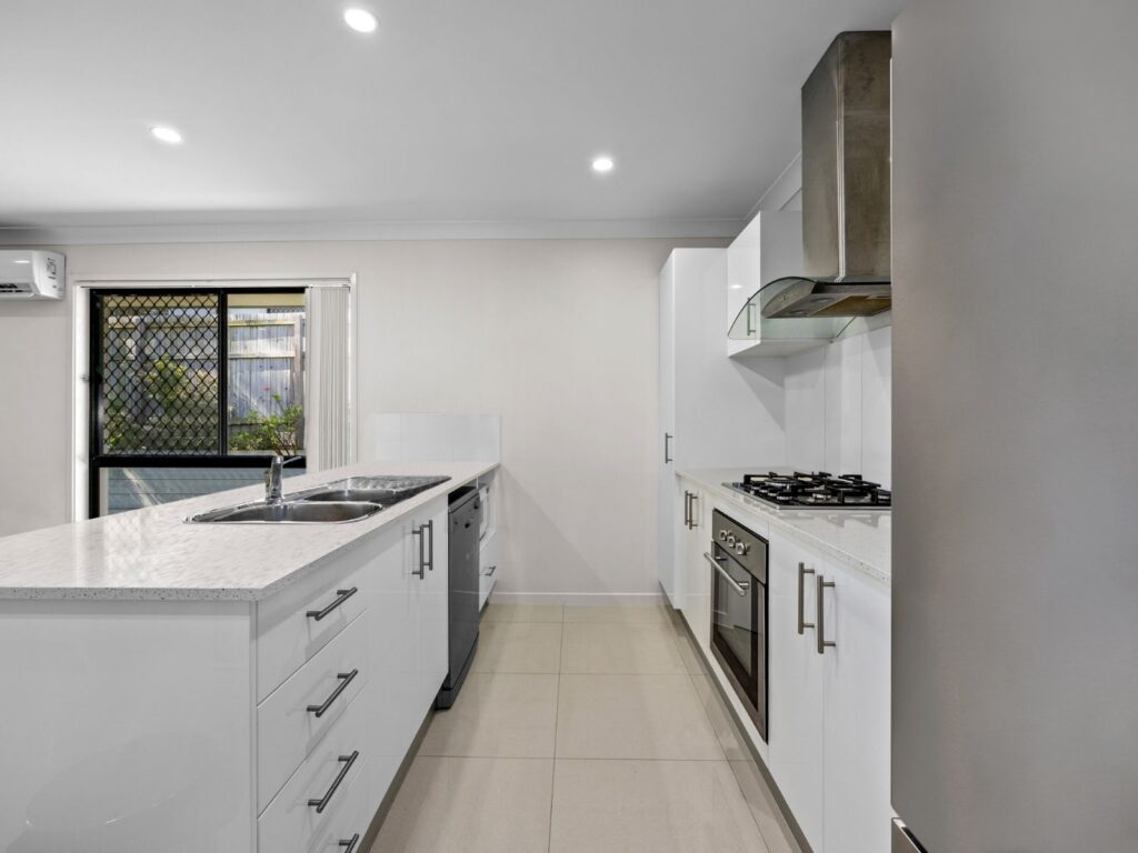 8 Don Street, Deebing Heights, QLD 4306