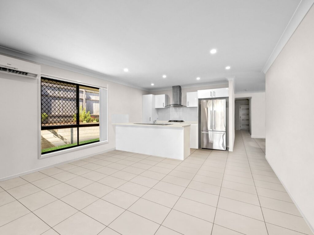 8 Don Street, Deebing Heights, QLD 4306