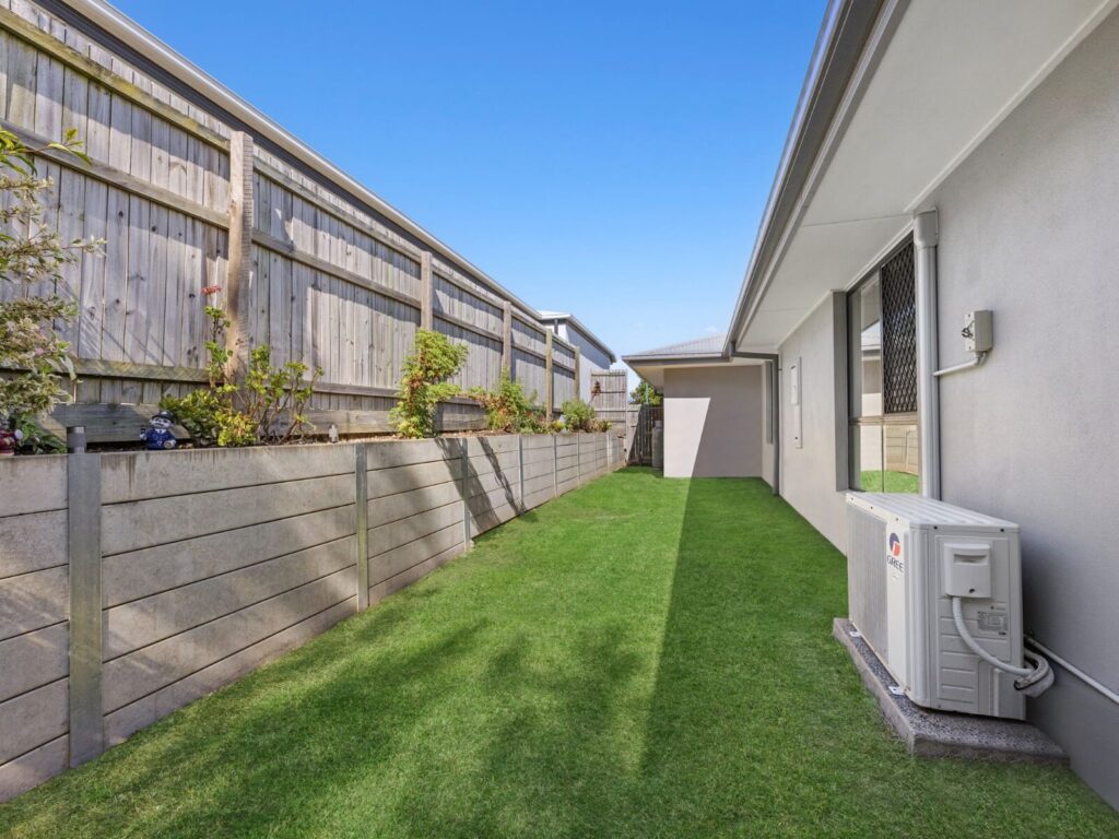8 Don Street, Deebing Heights, QLD 4306