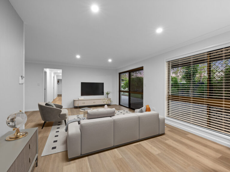 17 Hood Street, Karalee, QLD 4306