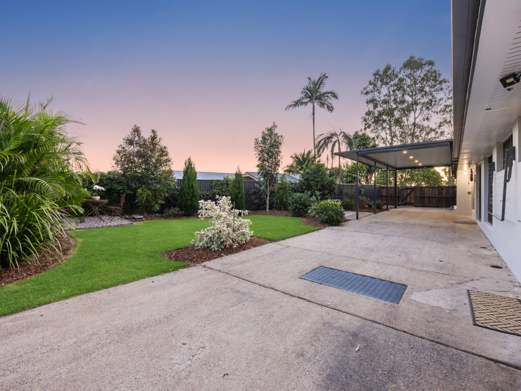 17 Hood Street, Karalee, QLD 4306