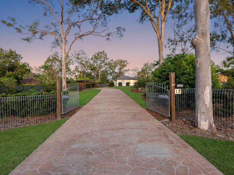 17 Hood Street, Karalee, QLD 4306