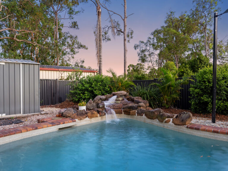 17 Hood Street, Karalee, QLD 4306