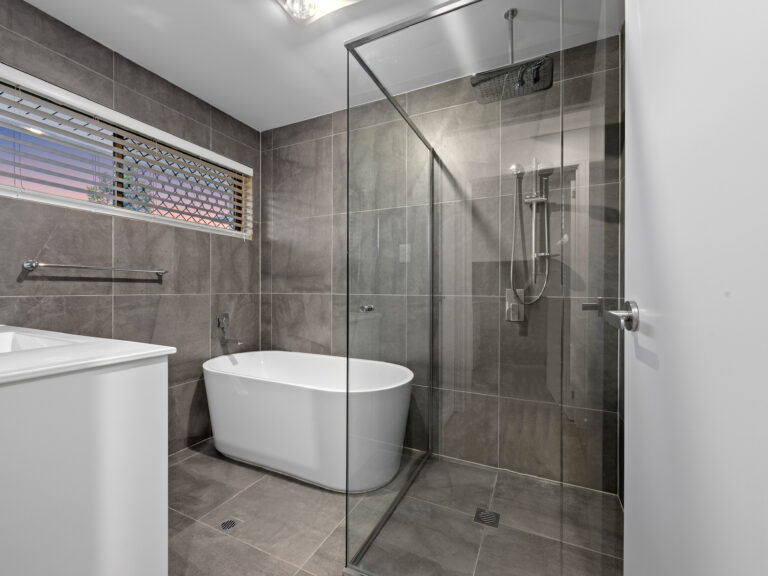 17 Hood Street, Karalee, QLD 4306