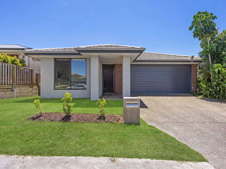13 Coolah Street, South Ripley, QLD 4306
