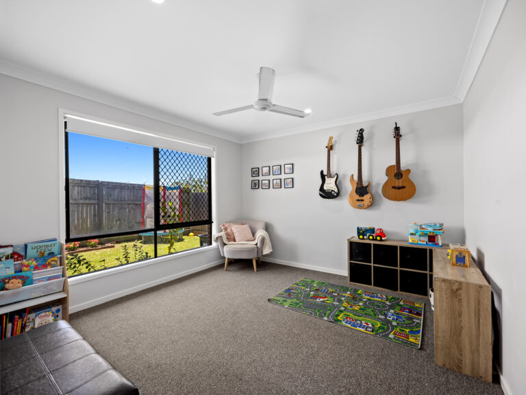13 Coolah Street, South Ripley, QLD 4306