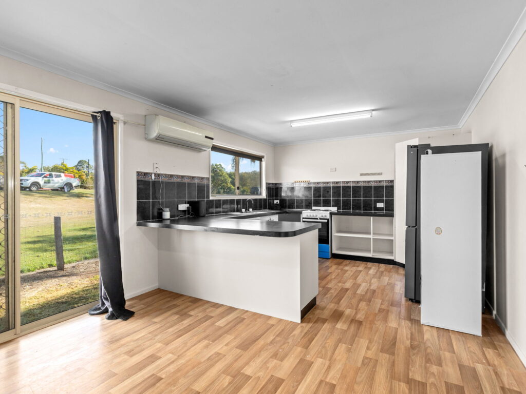 10 Rons Road, Regency Downs, QLD 4341