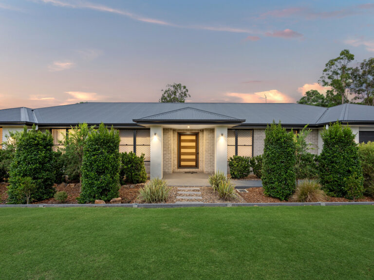 18 Jollytail Avenue, New Beith, QLD 4124