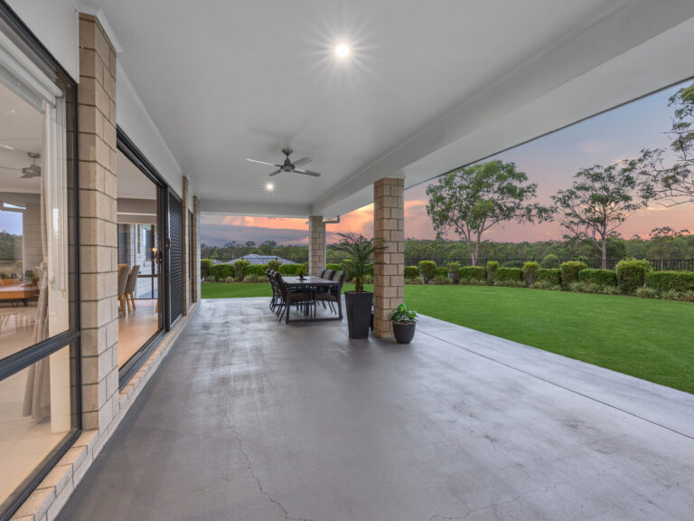 18 Jollytail Avenue, New Beith, QLD 4124