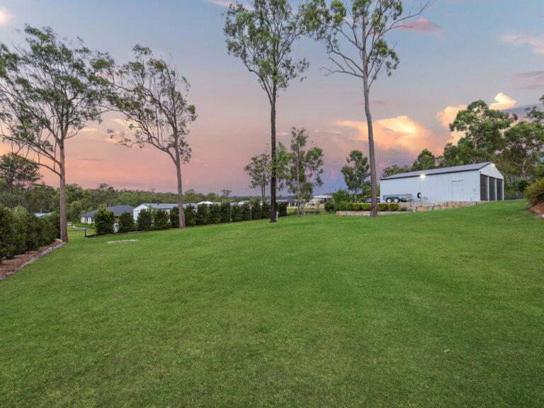18 Jollytail Avenue, New Beith, QLD 4124