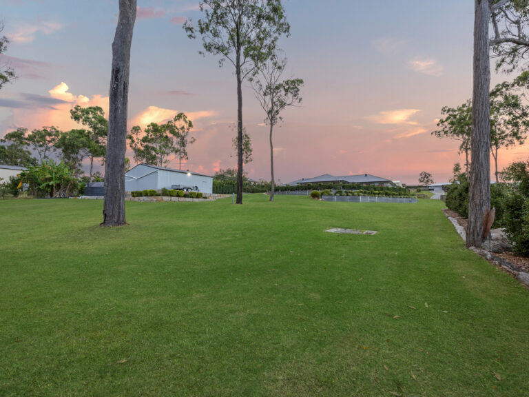 18 Jollytail Avenue, New Beith, QLD 4124