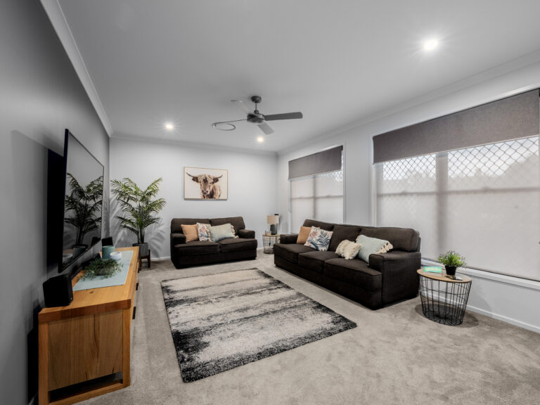 18 Jollytail Avenue, New Beith, QLD 4124