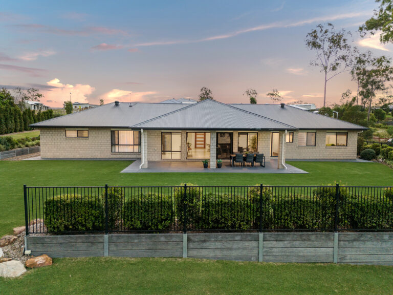 18 Jollytail Avenue, New Beith, QLD 4124