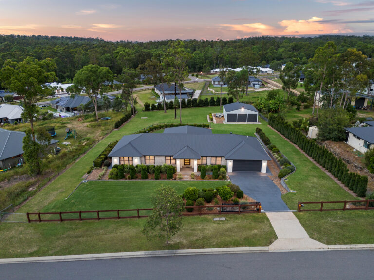 18 Jollytail Avenue, New Beith, QLD 4124