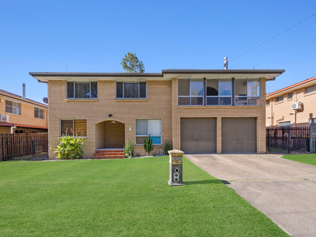 8 Leopard Street, Raceview, QLD 4305