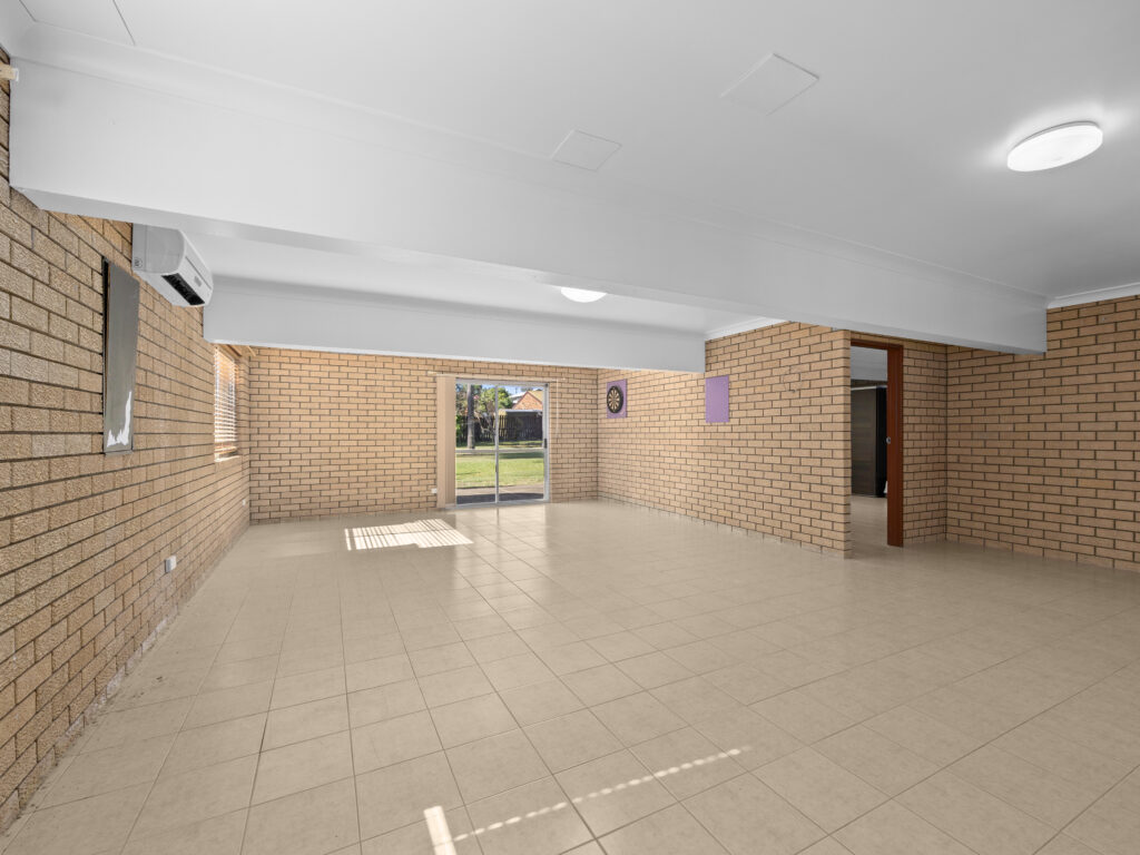8 Leopard Street, Raceview, QLD 4305
