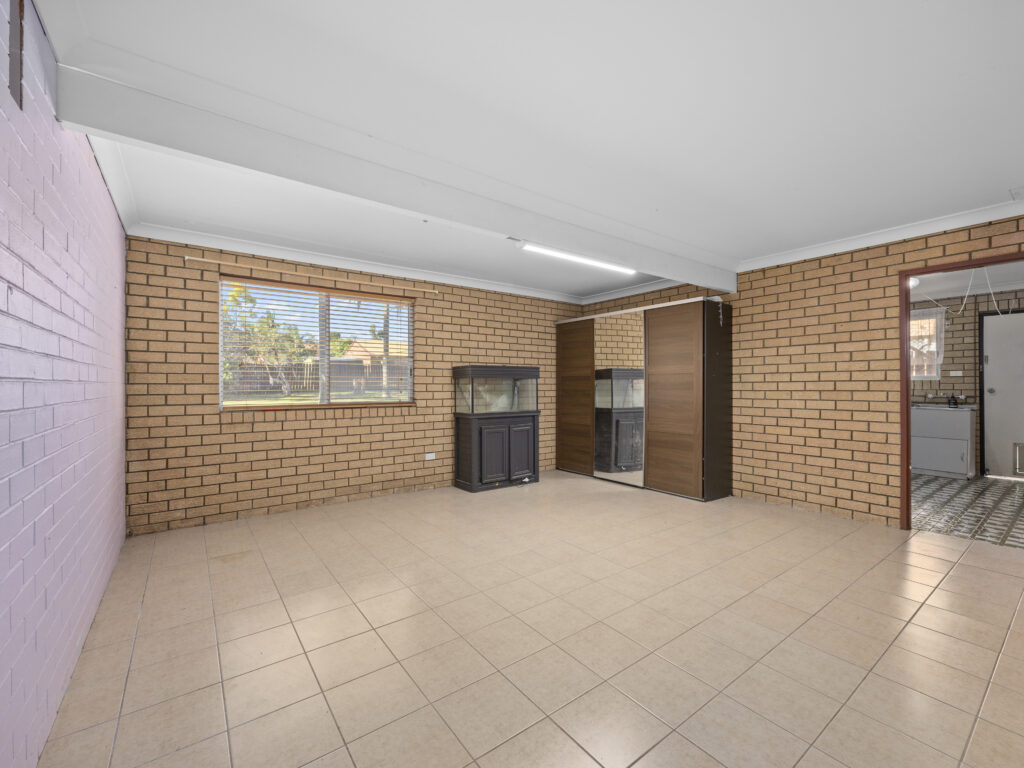 8 Leopard Street, Raceview, QLD 4305