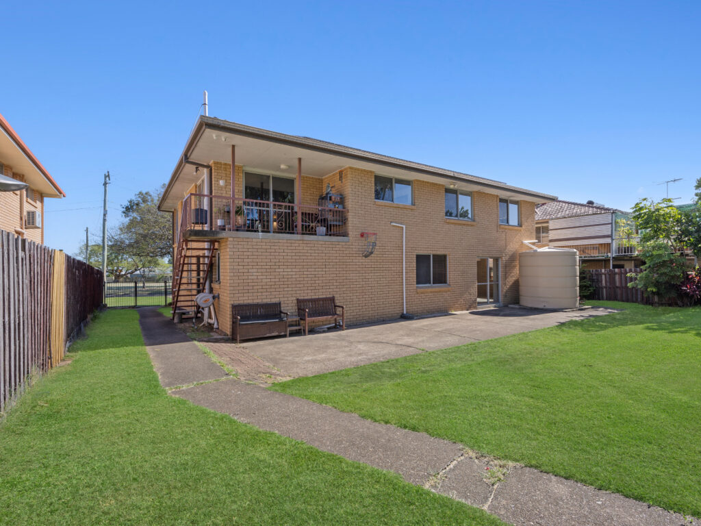 8 Leopard Street, Raceview, QLD 4305