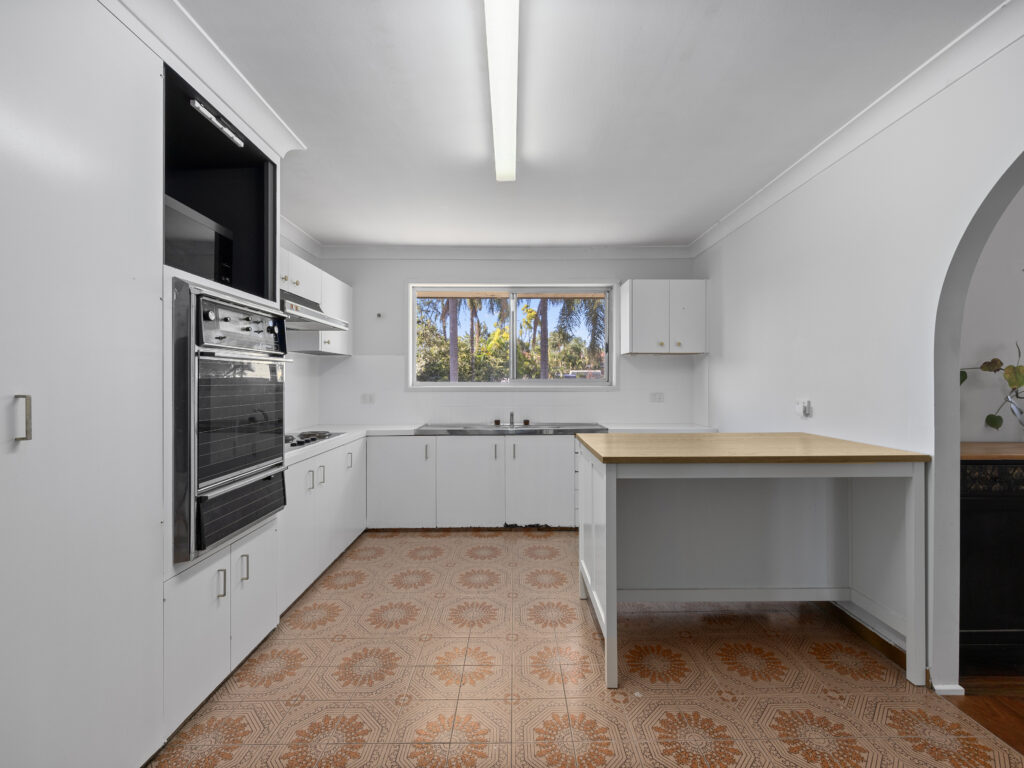 8 Leopard Street, Raceview, QLD 4305