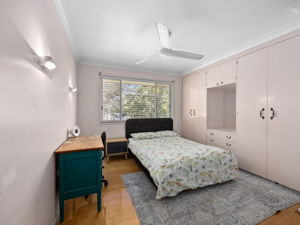 8 Leopard Street, Raceview, QLD 4305