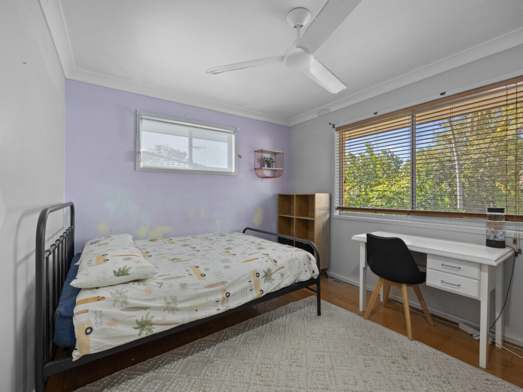 8 Leopard Street, Raceview, QLD 4305
