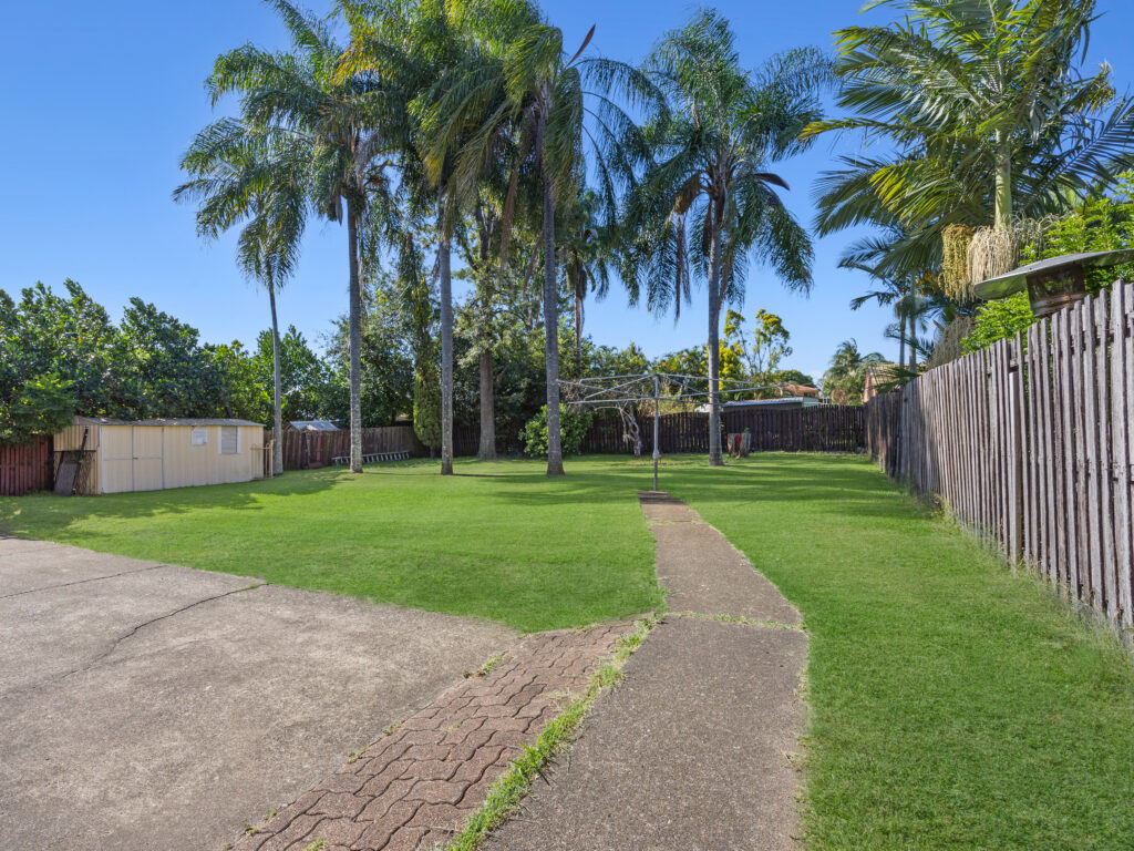 8 Leopard Street, Raceview, QLD 4305