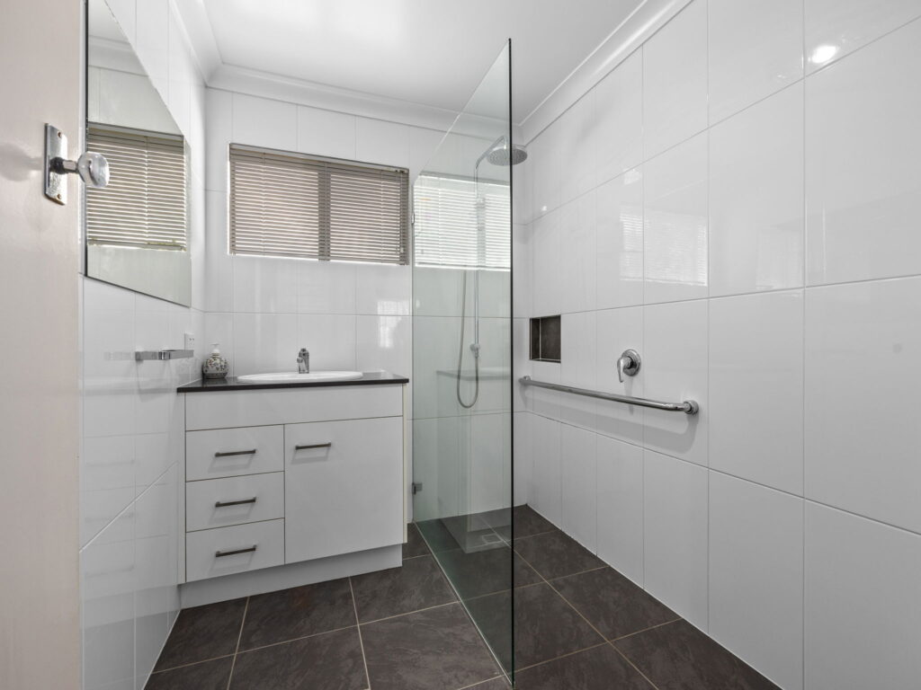 15 Loveanius Street, Silkstone, QLD 4304