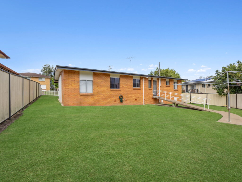 15 Loveanius Street, Silkstone, QLD 4304
