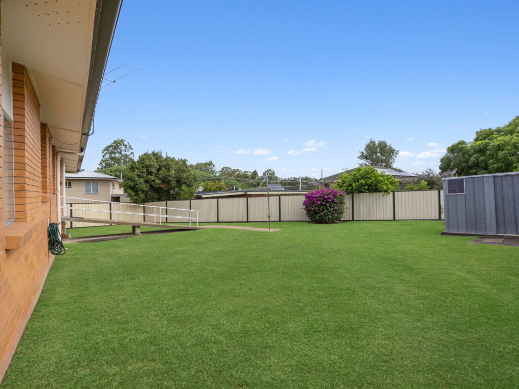 15 Loveanius Street, Silkstone, QLD 4304