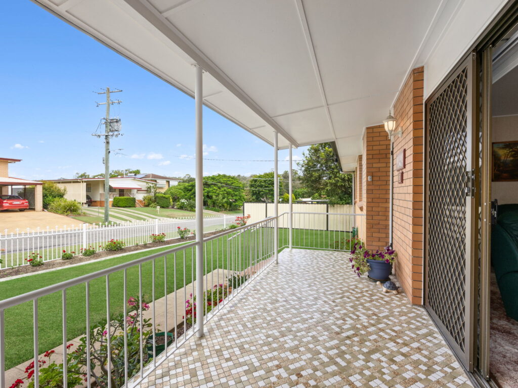 15 Loveanius Street, Silkstone, QLD 4304